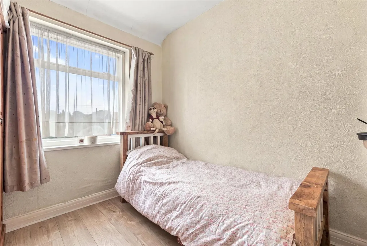Chatsworth Drive, Enfield, photo 12