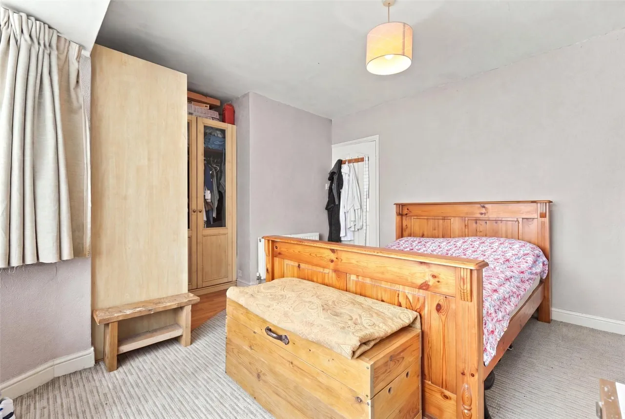 Chatsworth Drive, Enfield, photo 16