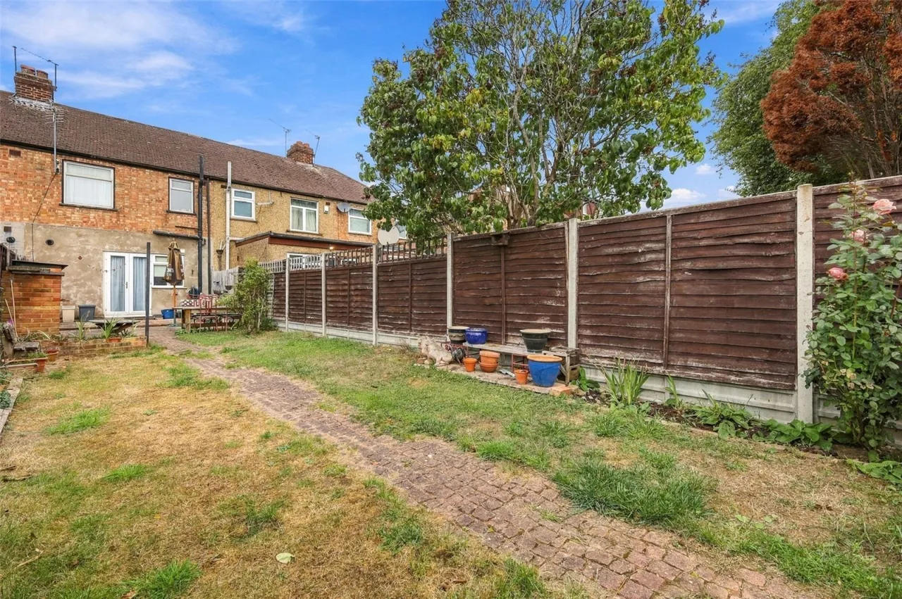 Chatsworth Drive, Enfield, photo 21