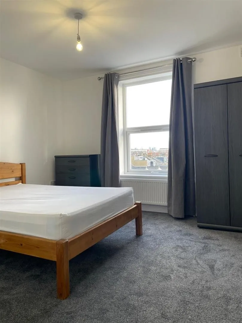 Willesden Lane, Kilburn, London, photo 15