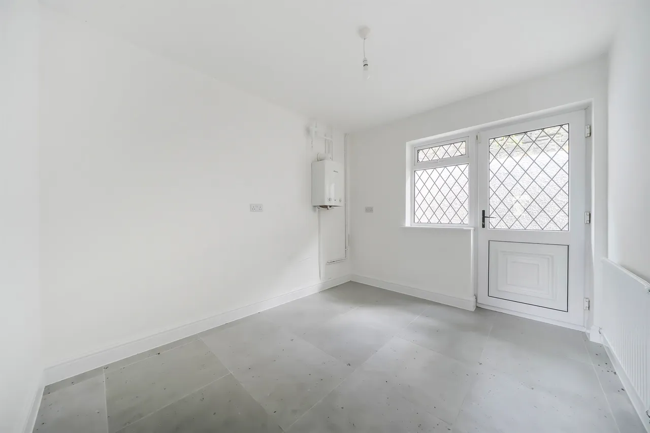 Taff Vale Estate, Edwardsville, Treharris, photo 12