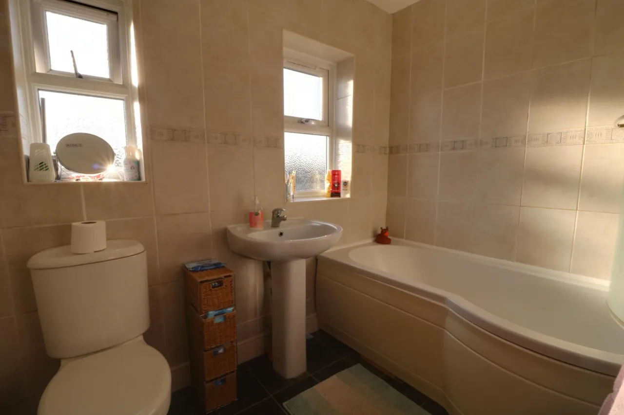 Sixth Avenue, Telford, photo 19