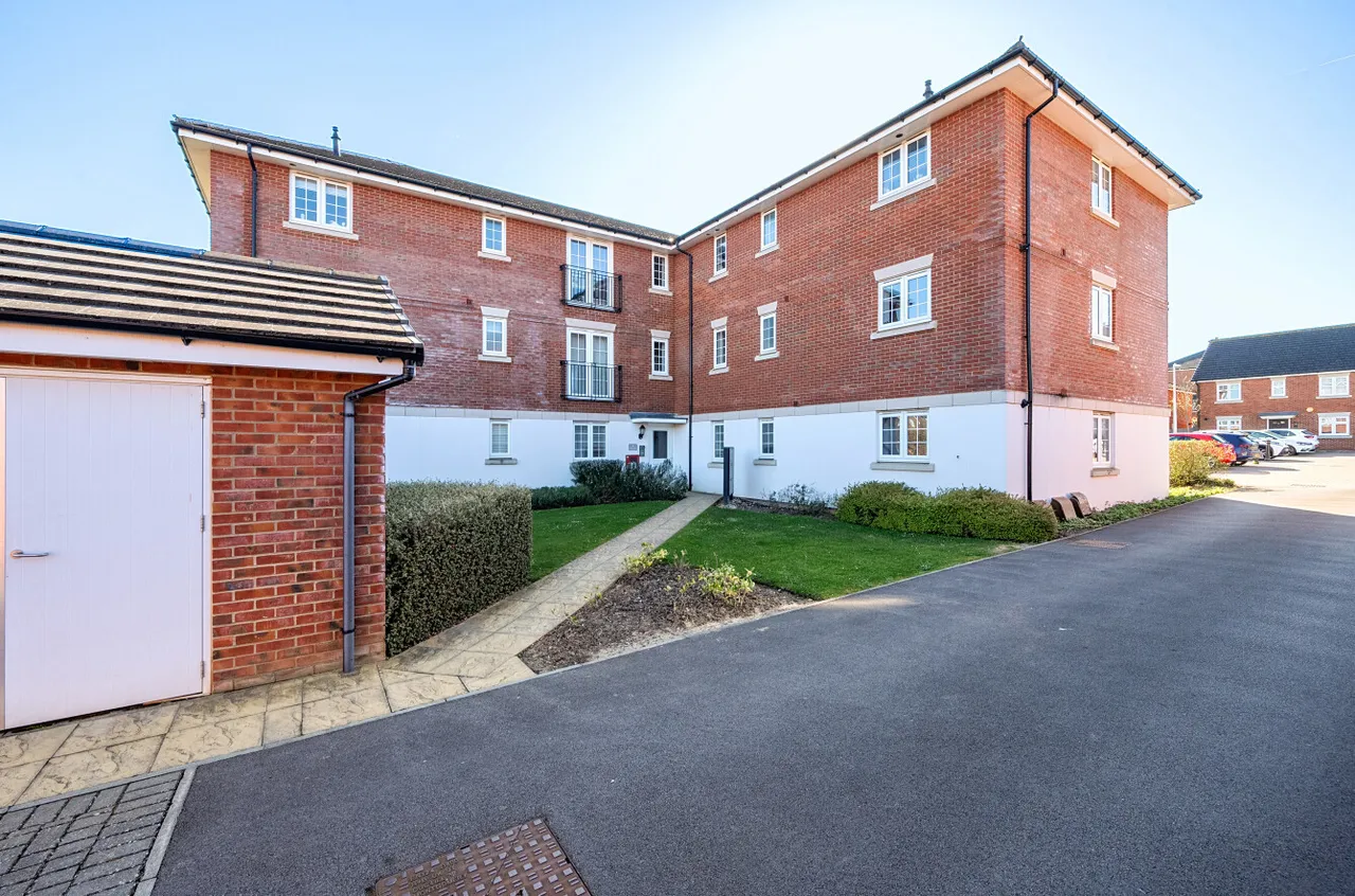 Nicholson Drive, Wokingham, Berkshire, RG41 1AG, photo 15
