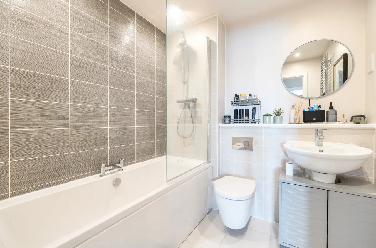 Nicholson Drive, Wokingham, Berkshire, RG41 1AG, photo 10
