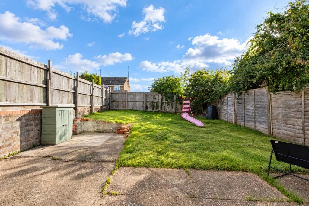 Lomond Drive, Kettering, photo 3