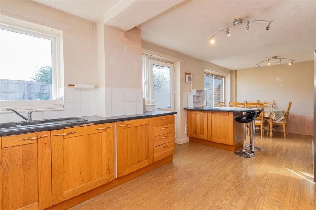 Lomond Drive, Kettering, photo 6