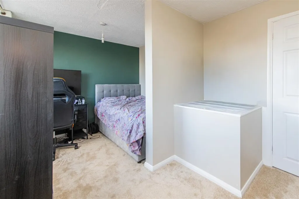 Lomond Drive, Kettering, photo 12