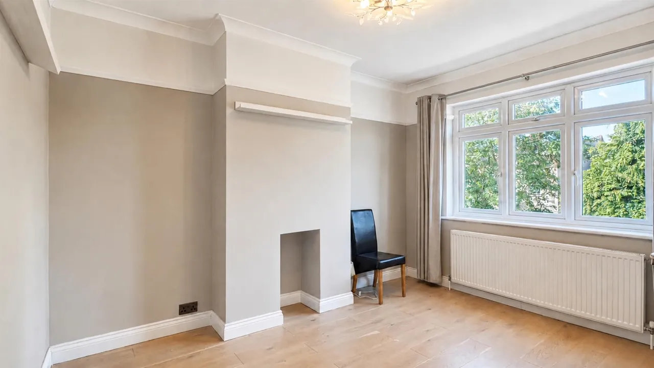 Chase Side Avenue, London, SW20, photo 13
