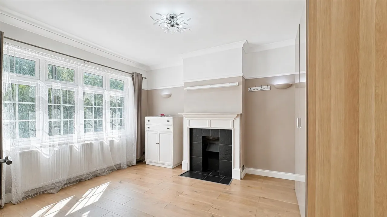 Chase Side Avenue, London, SW20, photo 6