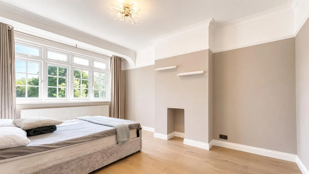 Chase Side Avenue, London, SW20, photo 11