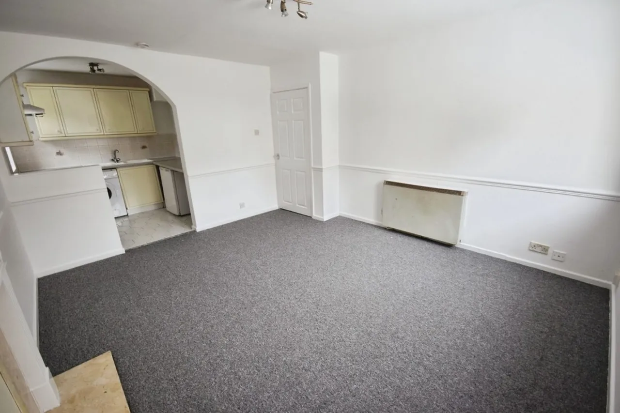 Northcote Court, Newcastle, ST5, photo 3