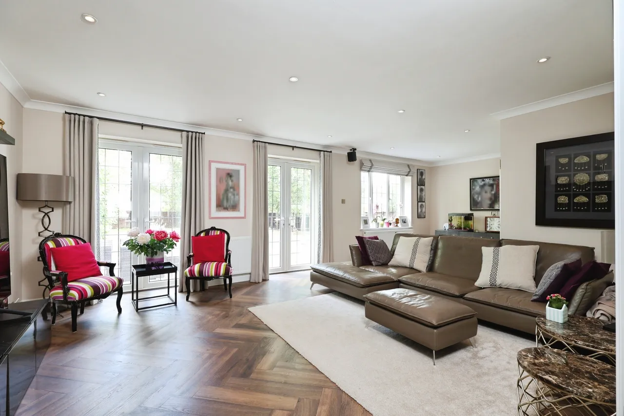 Dukes Wood Drive, Gerrards Cross, SL9, photo 10