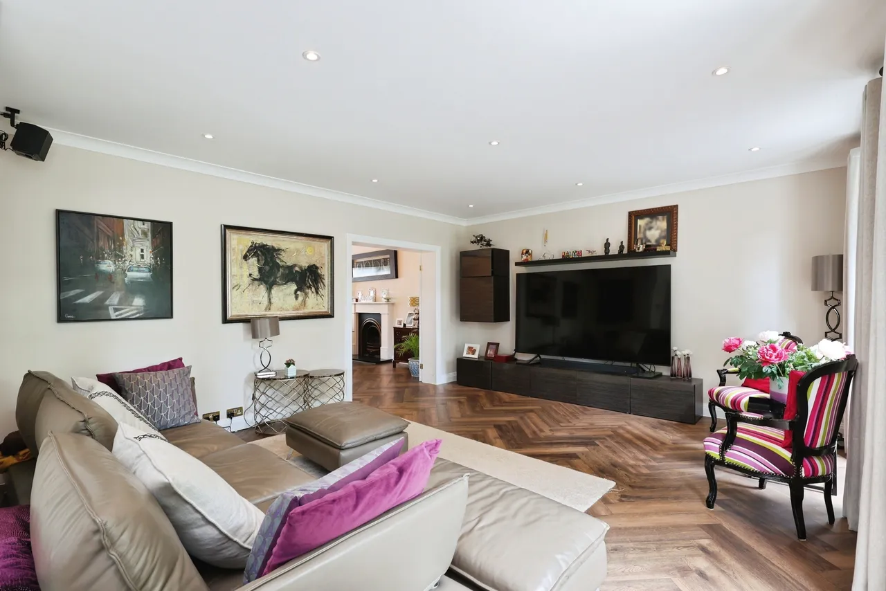 Dukes Wood Drive, Gerrards Cross, SL9, photo 4