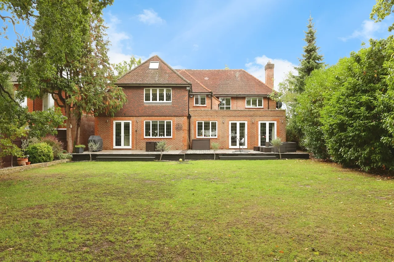Dukes Wood Drive, Gerrards Cross, SL9, photo 2