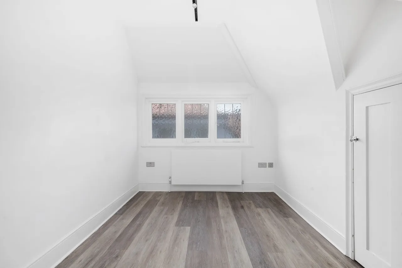 St. Gabriels Road, London, NW2, photo 3