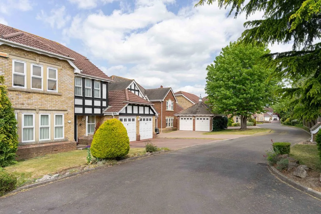 Sovereign Close, Purley CR8 2JT, photo 19