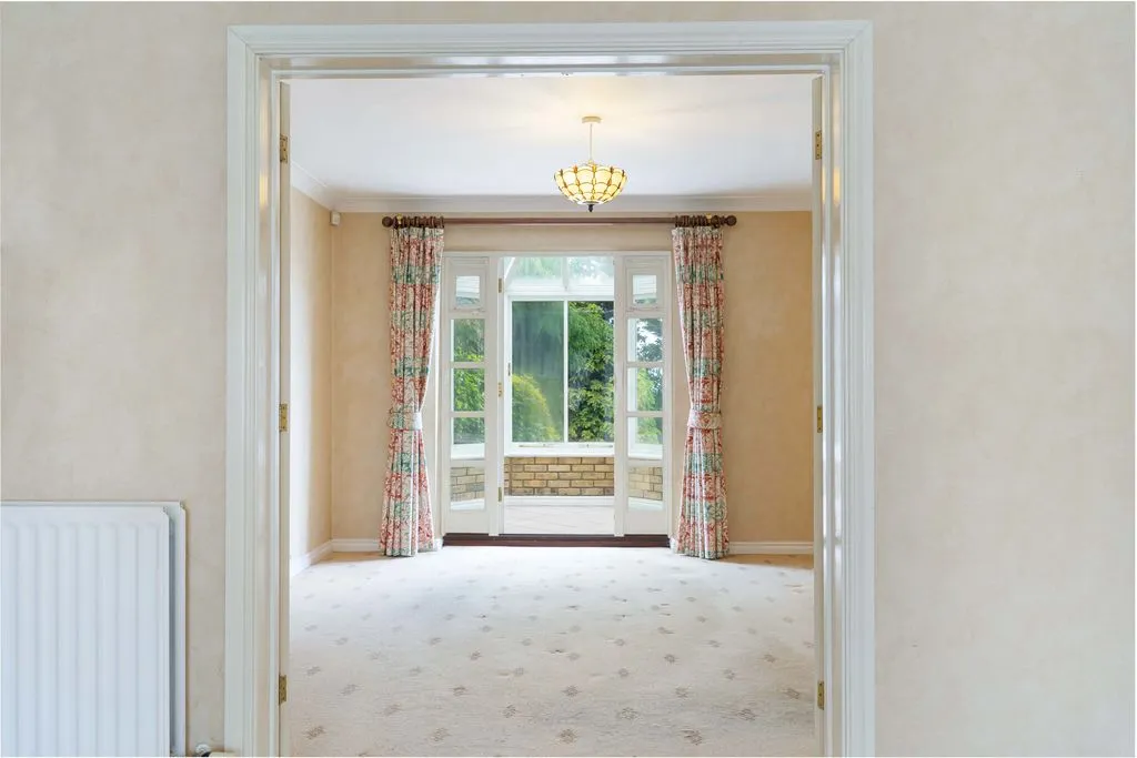 Sovereign Close, Purley CR8 2JT, photo 7