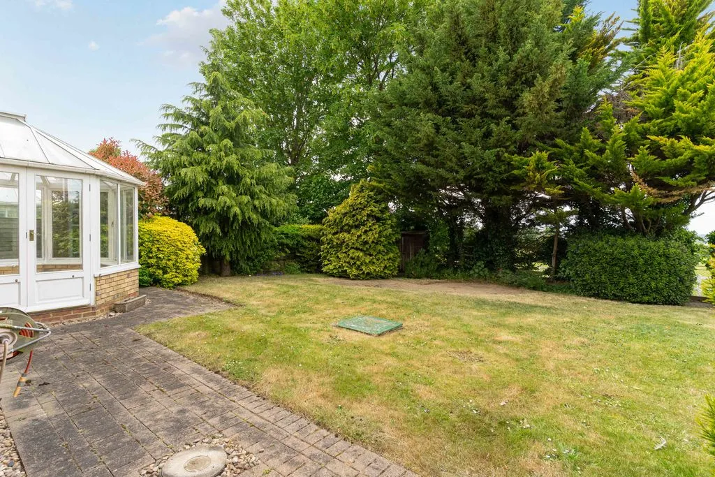 Sovereign Close, Purley CR8 2JT, photo 17