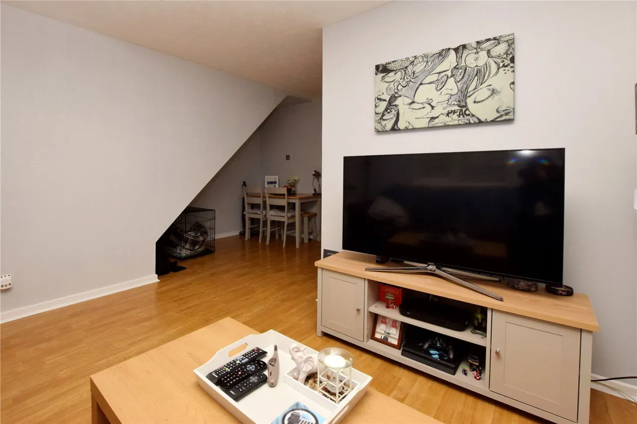 16 Mortimer Close, Bushey, photo 4