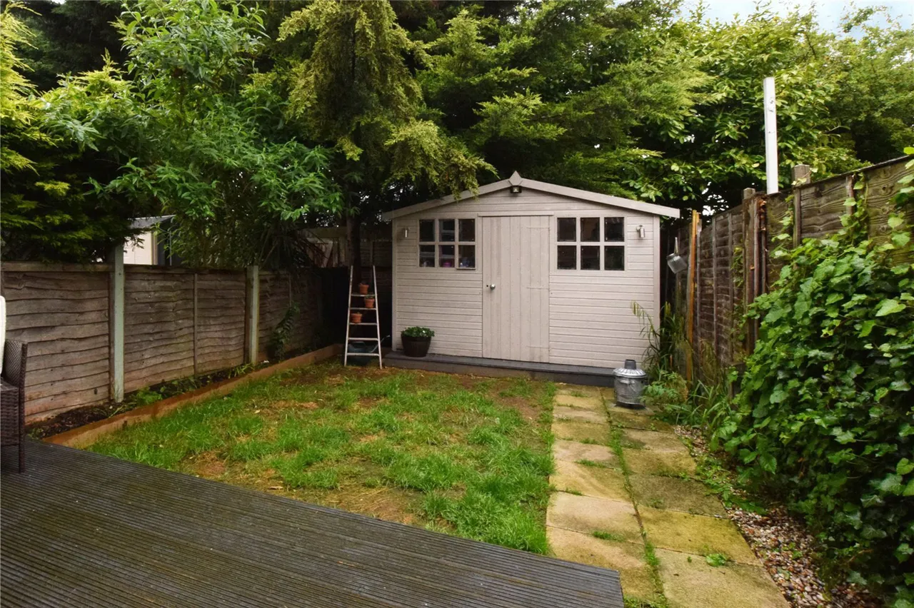 16 Mortimer Close, Bushey, photo 10