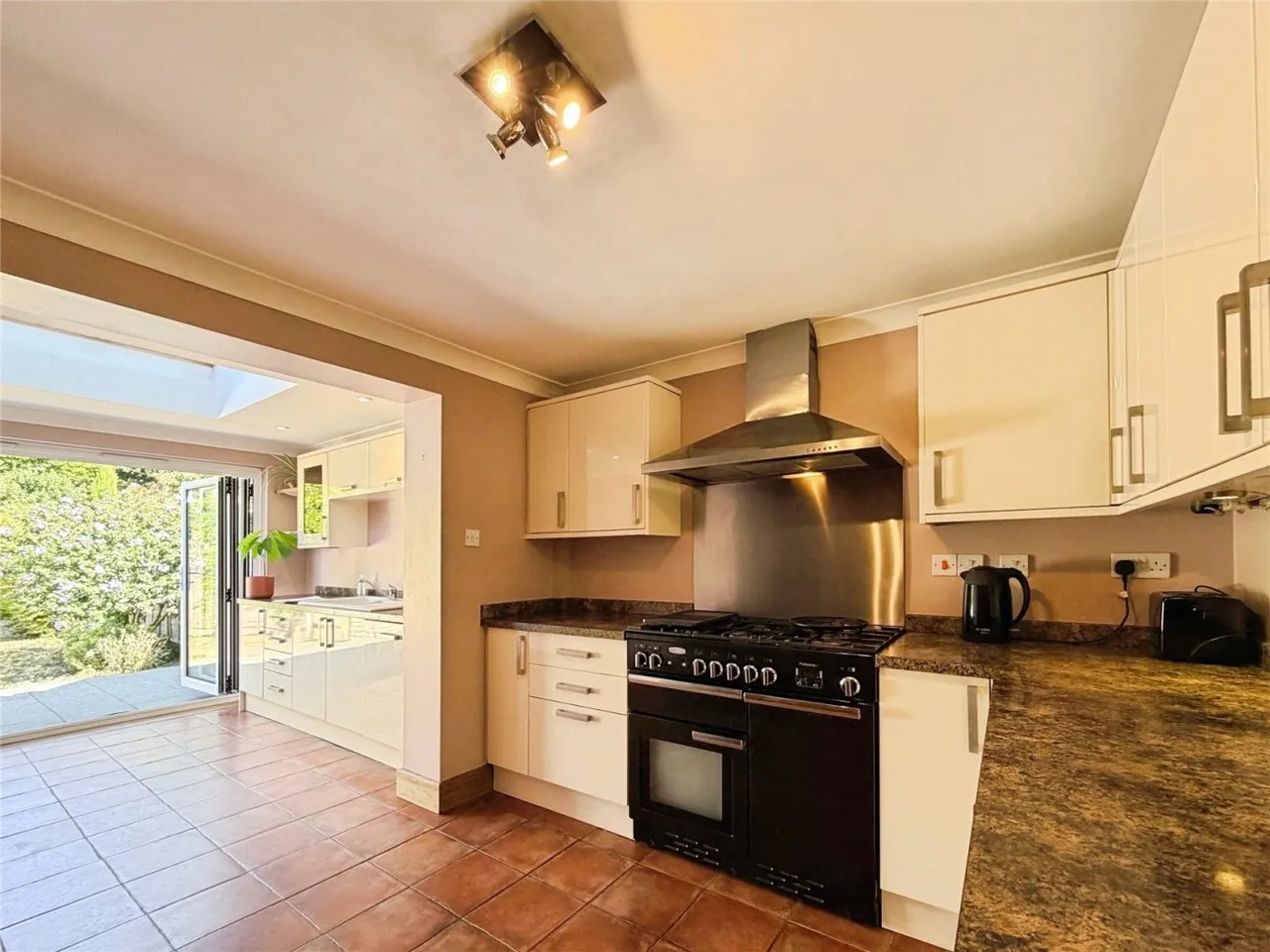 Angmering, BN16, photo 9
