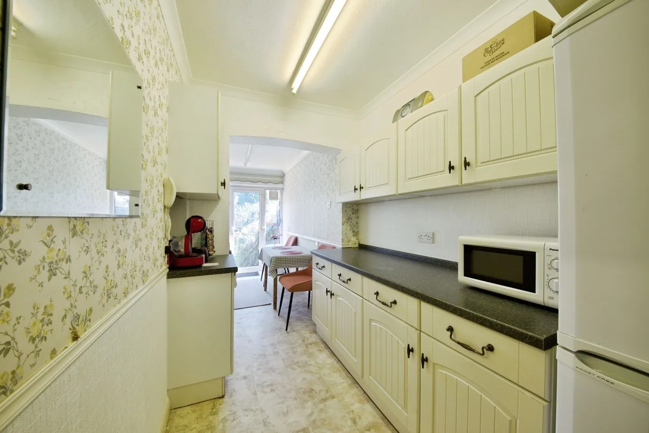 Benhurst Avenue, Hornchurch, RM12, photo 11
