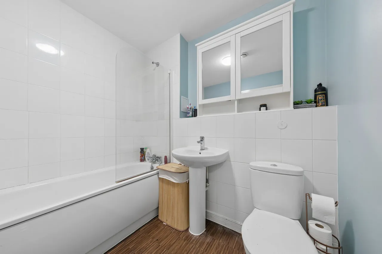 Squirrels Close, Swanley, BR8 7FJ, photo 9