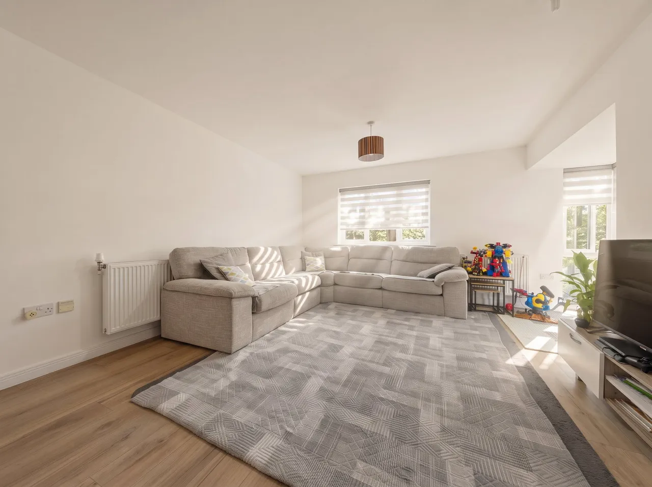 Squirrels Close, Swanley, BR8 7FJ, photo 2