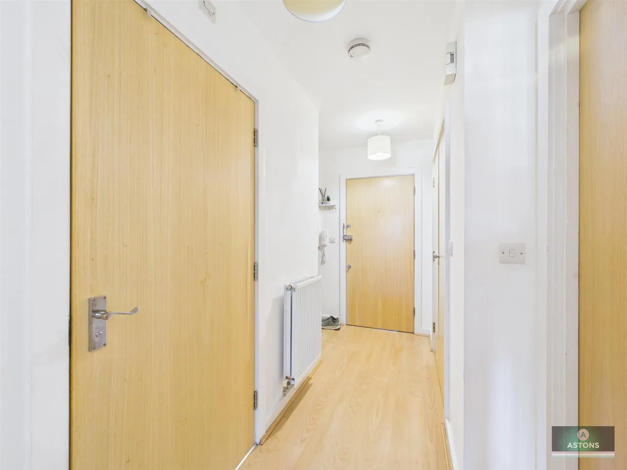 Grove Court, Three Bridges, photo 9