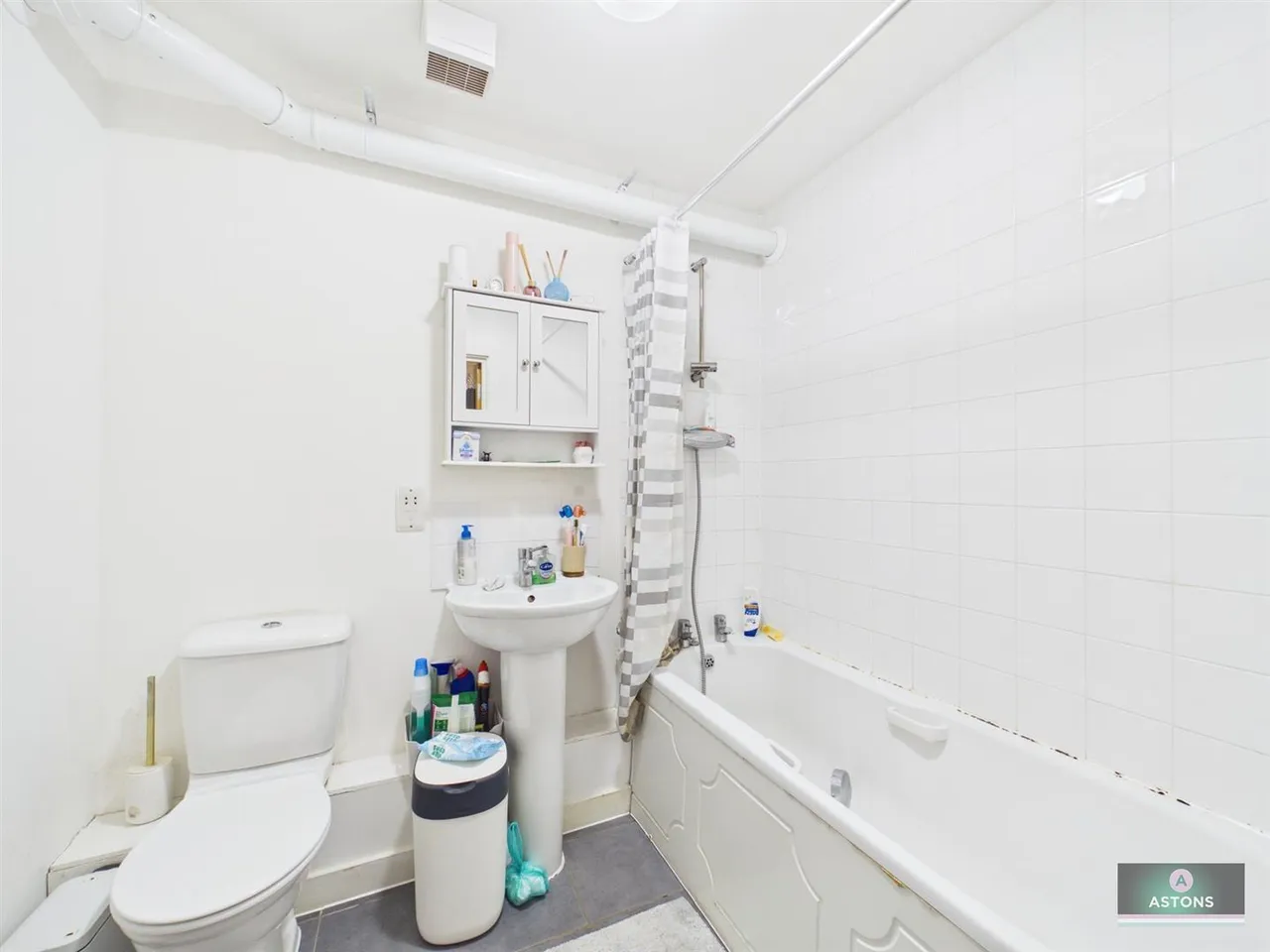Grove Court, Three Bridges, photo 8