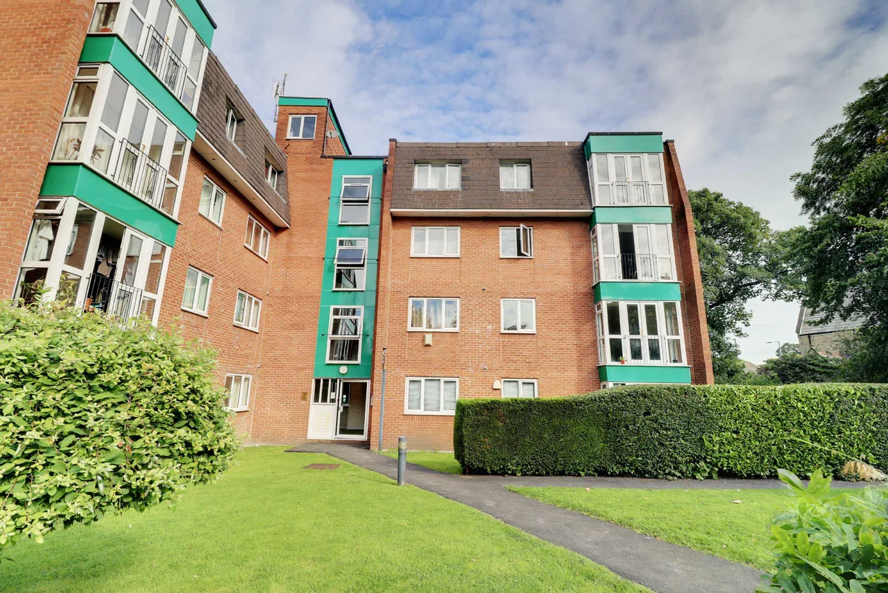 3 bed flat for sale, Oxford Place, Rusholme, M14