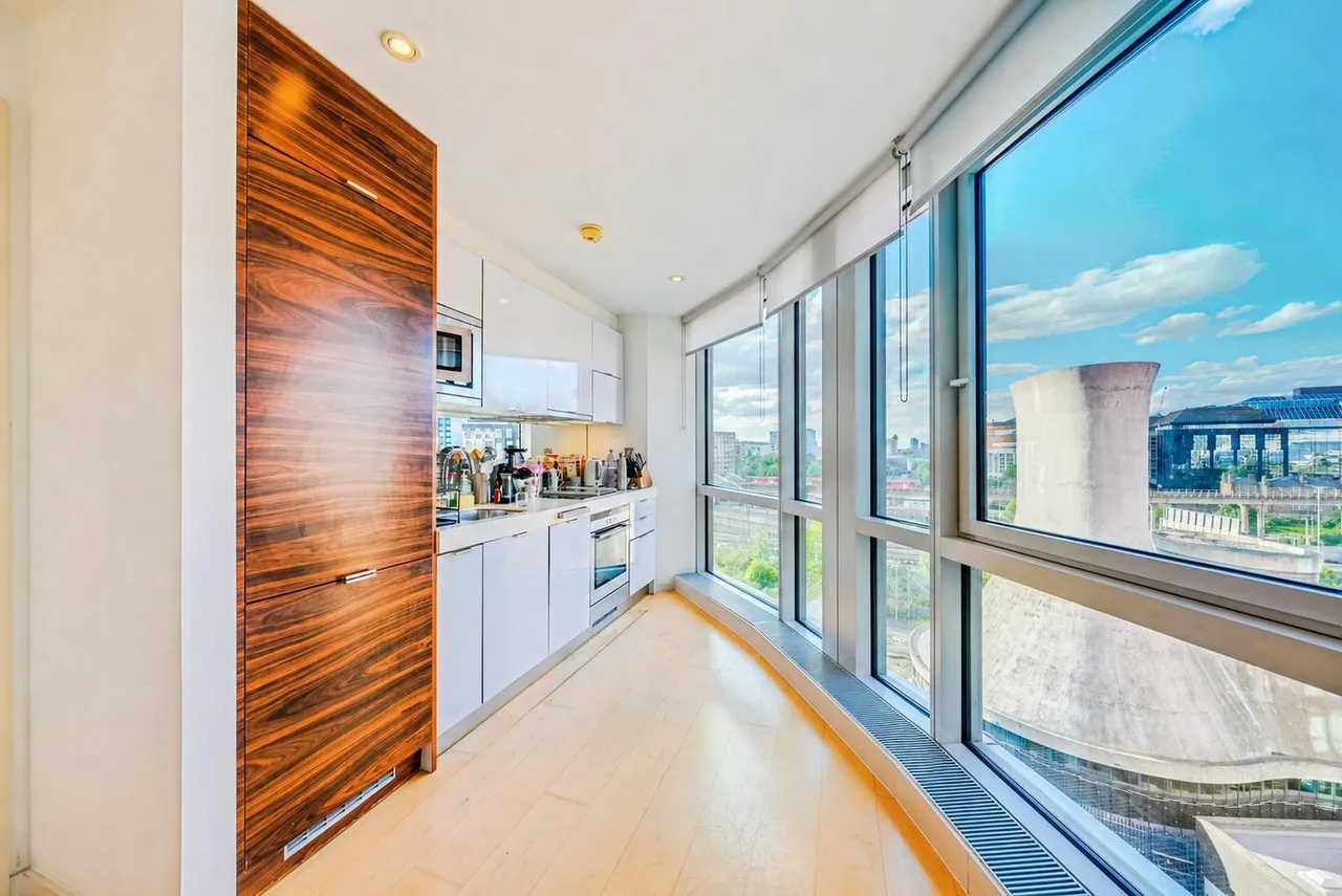 1 bed flat for sale, Fairmont Avenue, London, E14