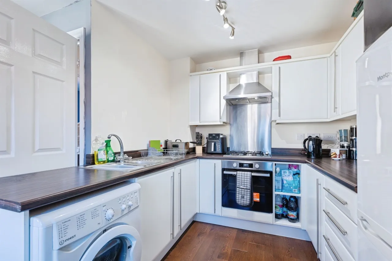 Stillington Crescent, Hamilton, Leicester, photo 5