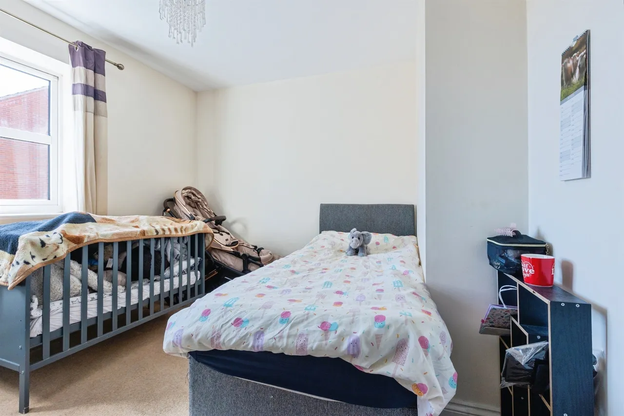 Stillington Crescent, Hamilton, Leicester, photo 9