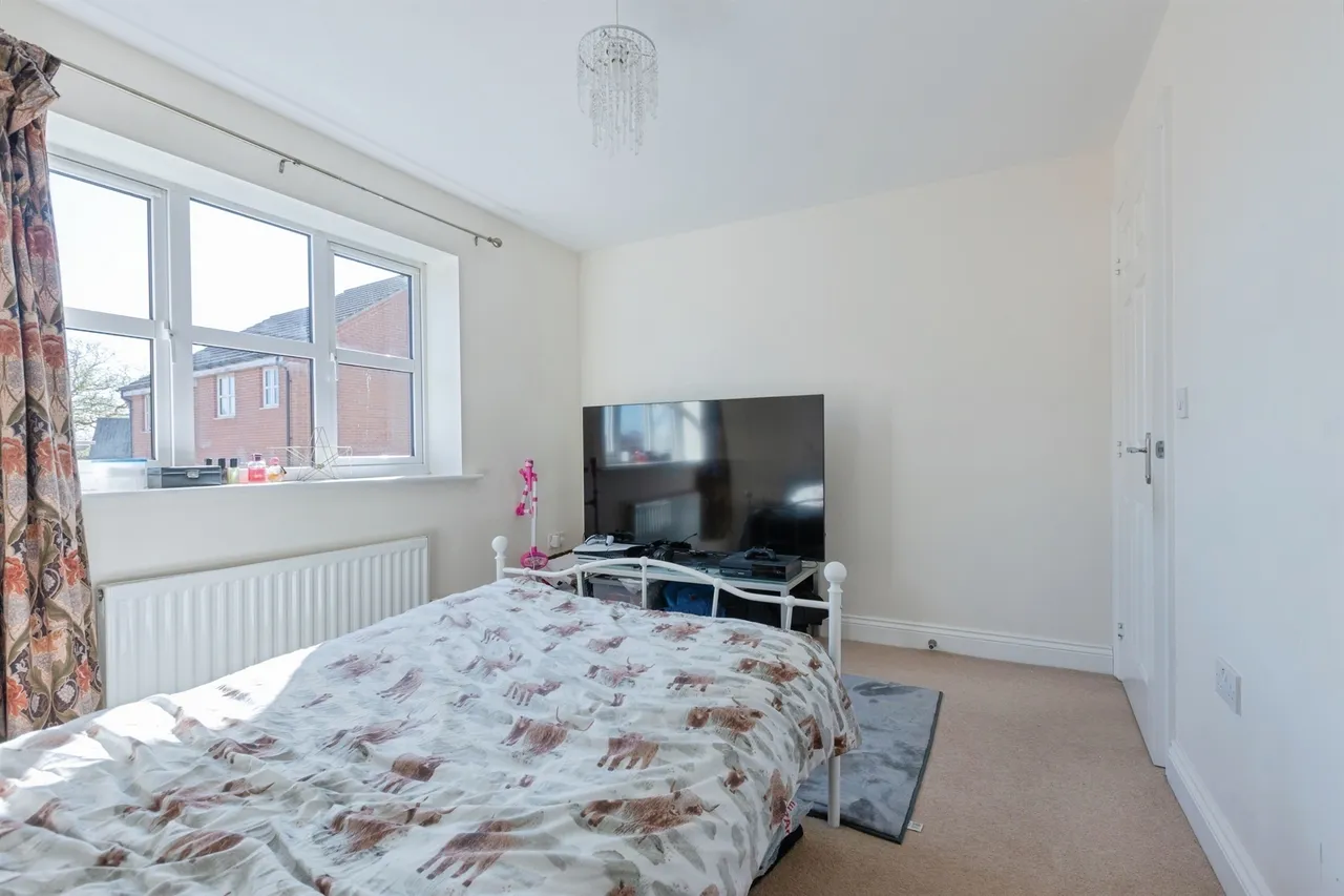 Stillington Crescent, Hamilton, Leicester, photo 8