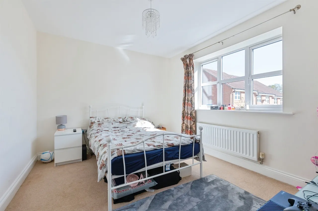 Stillington Crescent, Hamilton, Leicester, photo 6
