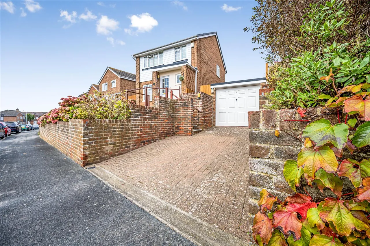 3 bed house for sale, Katherine Way, Seaford