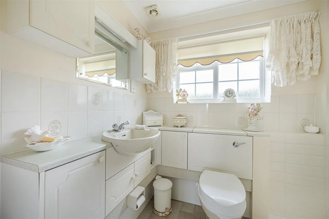 Katherine Way, Seaford, photo 8
