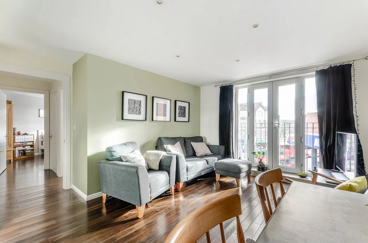 24 Churchill Lodge, 346 Streatham High Road, London, photo 2