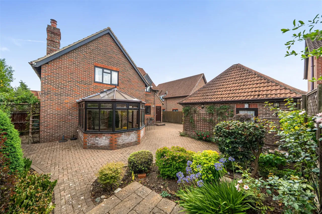 Schooner Way, Warsash, photo 15