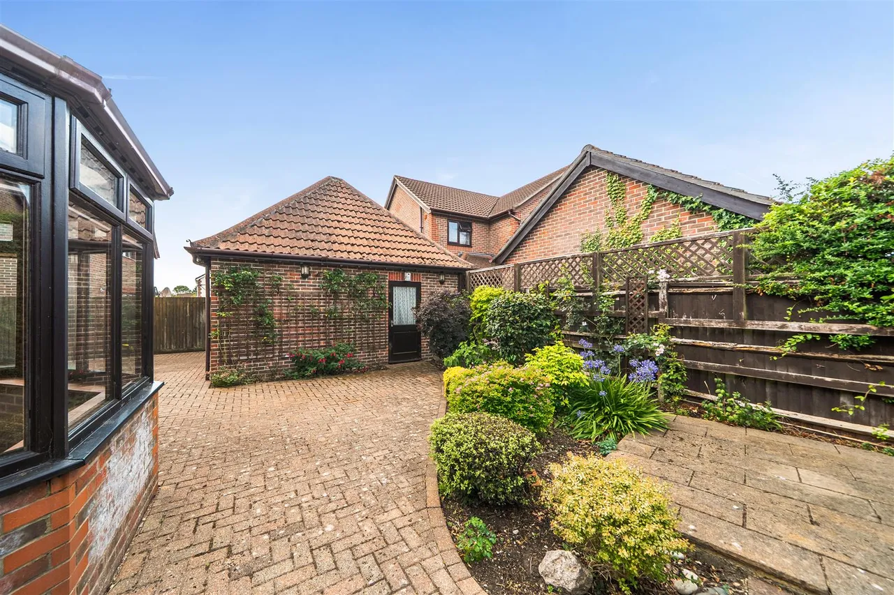 Schooner Way, Warsash, photo 16