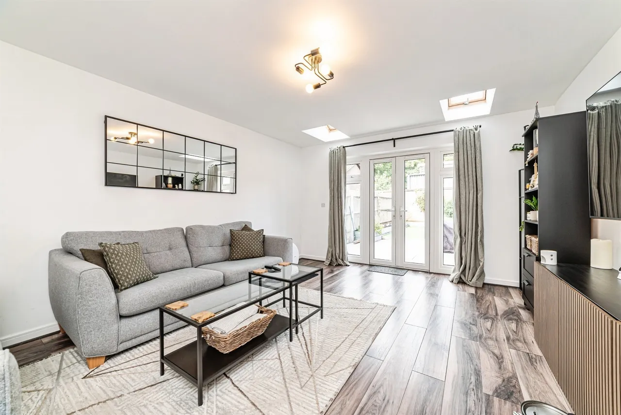 3 bed house for sale — The Coach Road, Basingstoke