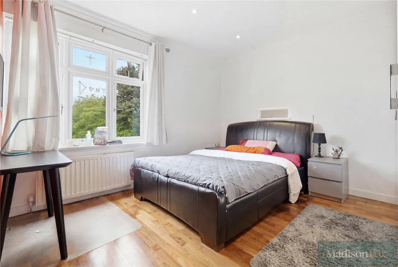 Manor Road, Chigwell, IG7, photo 29