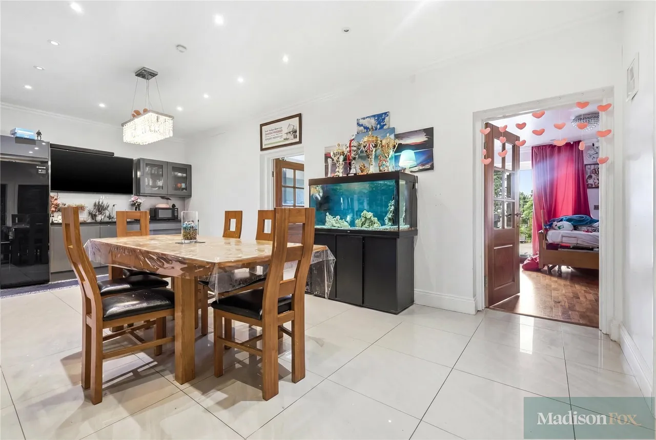 Manor Road, Chigwell, IG7, photo 10