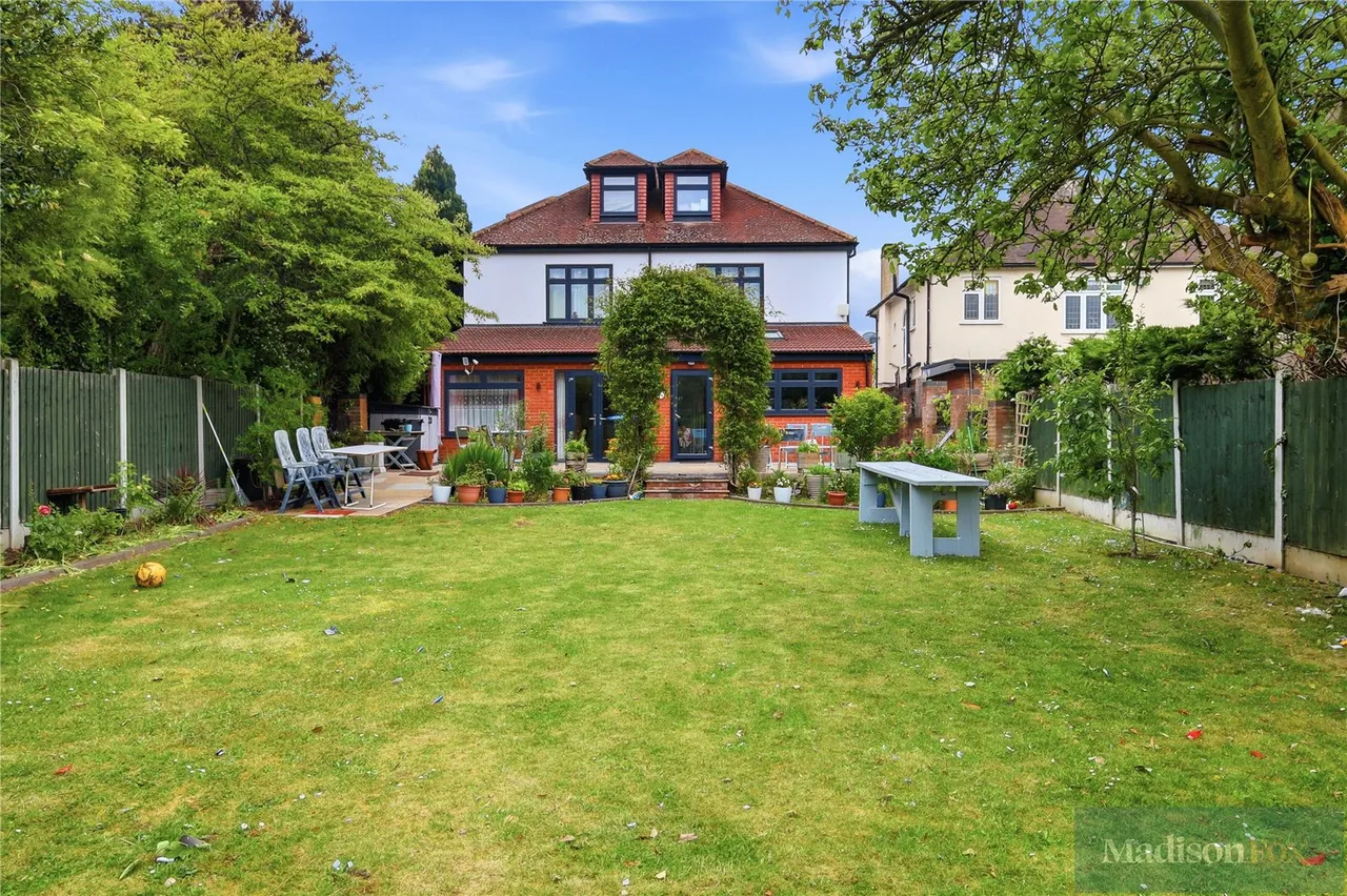 Manor Road, Chigwell, IG7, photo 25