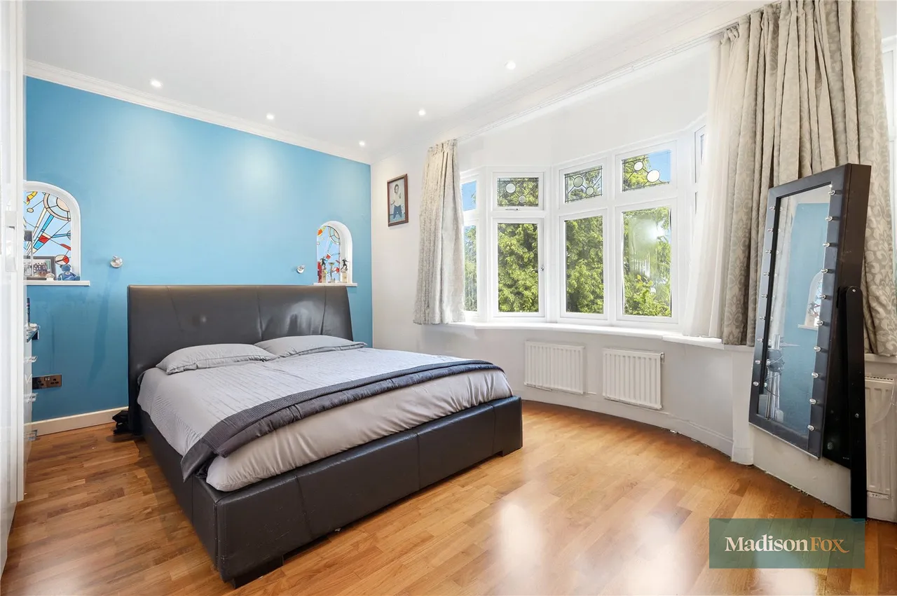 Manor Road, Chigwell, IG7, photo 30
