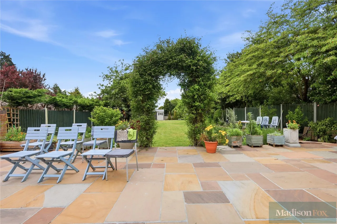 Manor Road, Chigwell, IG7, photo 23