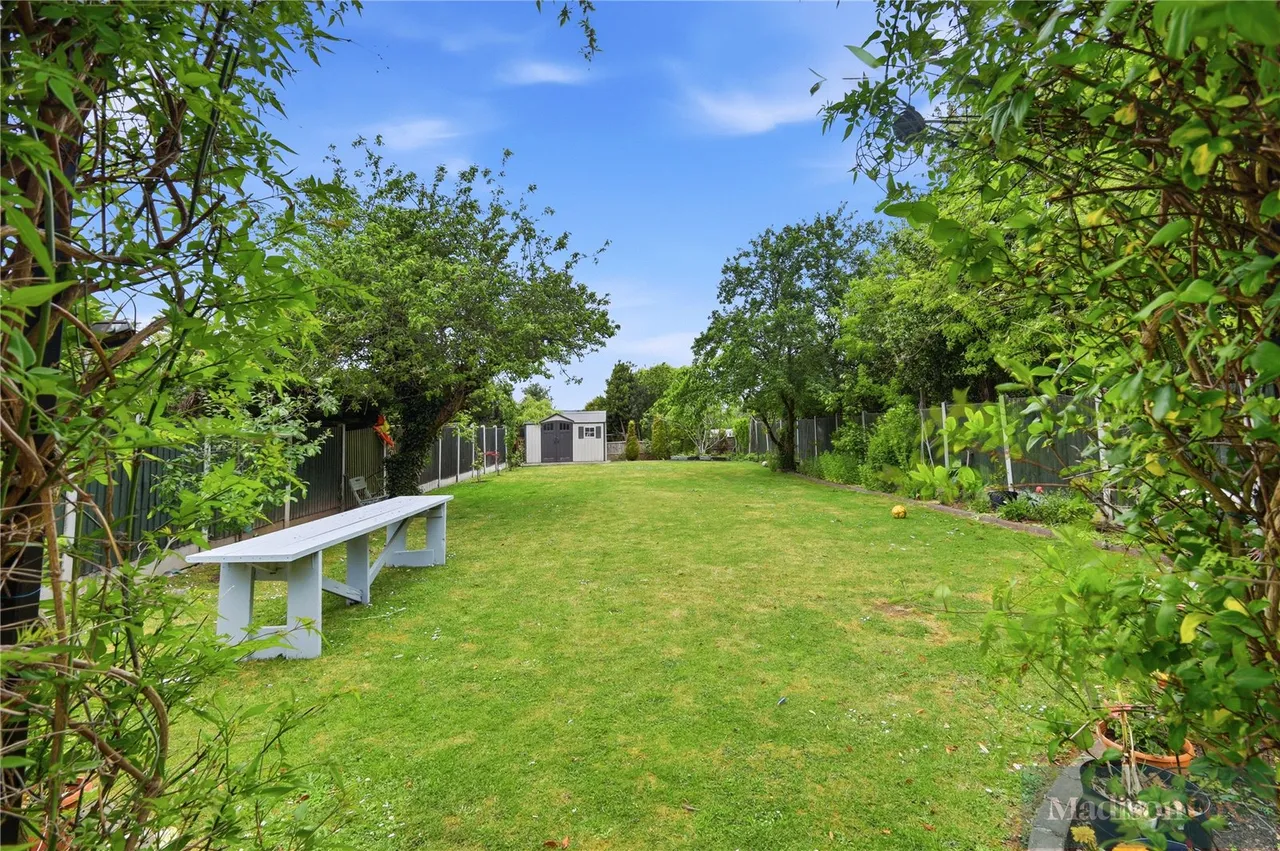 Manor Road, Chigwell, IG7, photo 24