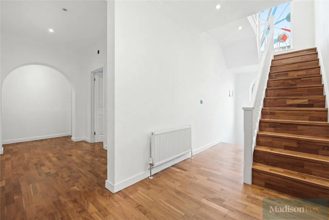 Manor Road, Chigwell, IG7, photo 13