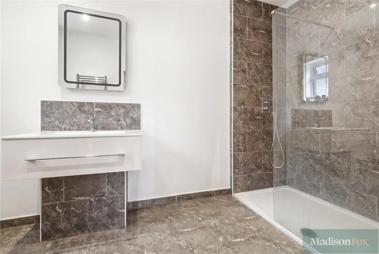 Manor Road, Chigwell, IG7, photo 15